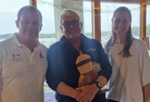 Dick Batt receives the Irish Travellers Trophy